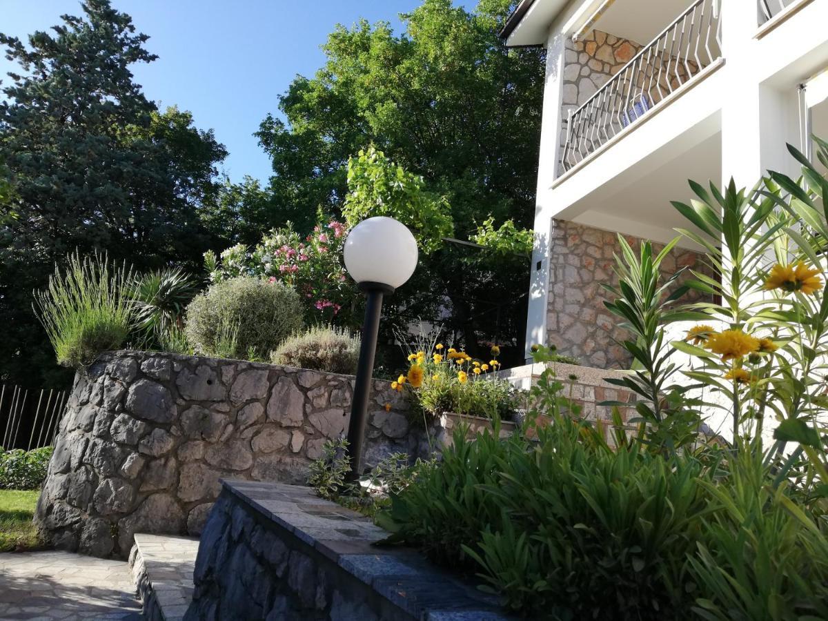 Apartments 4U Omisalj ภายนอก รูปภาพ