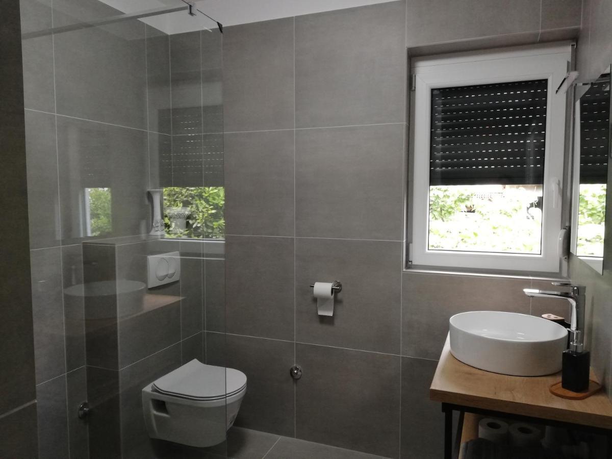 Apartments 4U Omisalj ภายนอก รูปภาพ