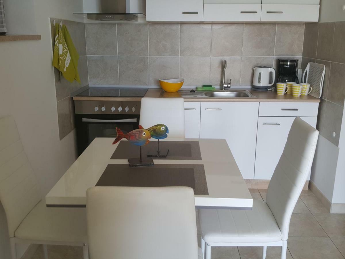 Apartments 4U Omisalj ภายนอก รูปภาพ